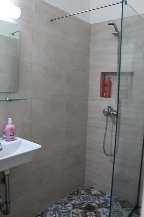 Braziliana Apartments Dassia  Eksteriør billede