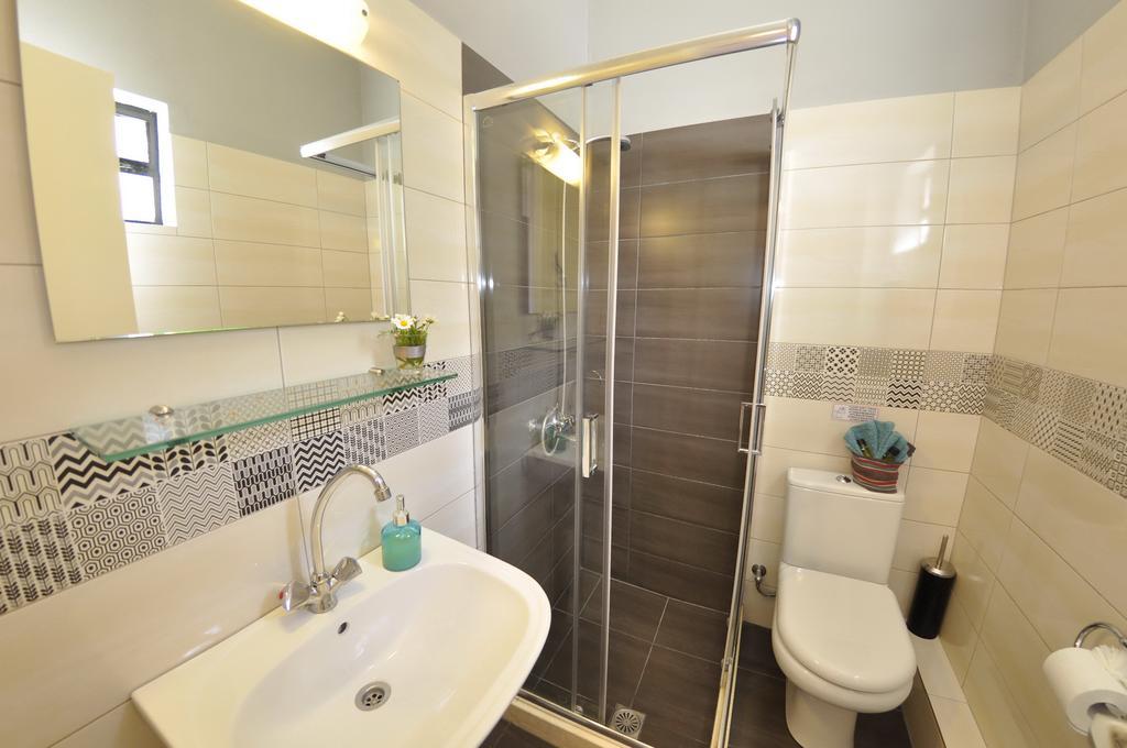 Braziliana Apartments Dassia  Eksteriør billede