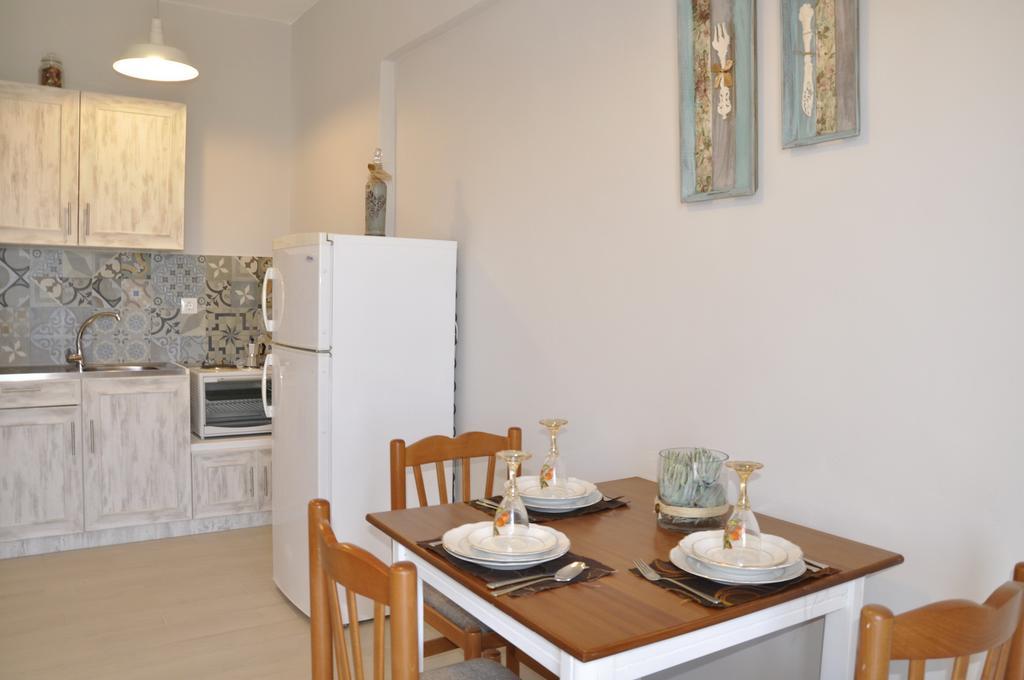 Braziliana Apartments Dassia  Eksteriør billede
