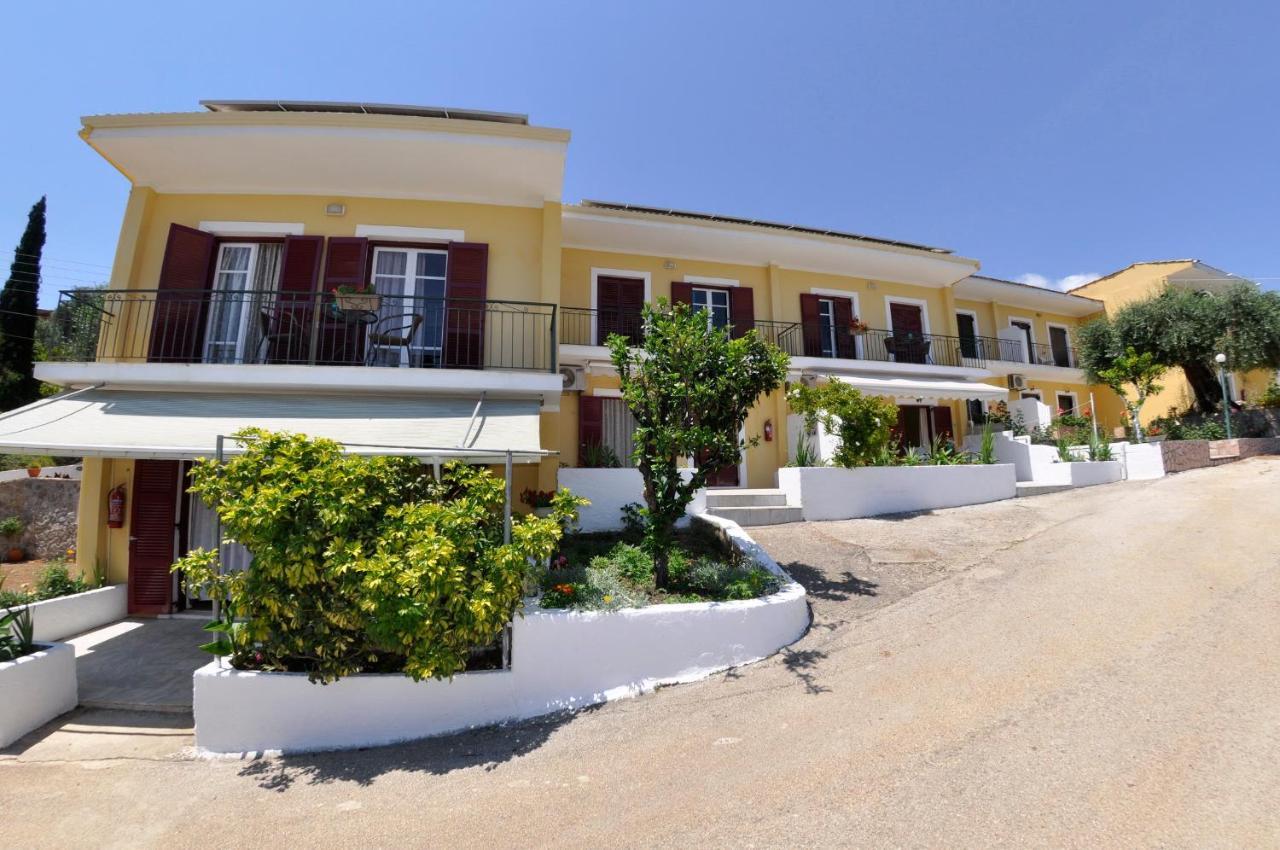 Braziliana Apartments Dassia  Eksteriør billede